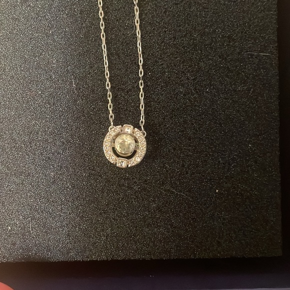 Swarovski “dance stone” necklace and earring set - Picture 4 of 8